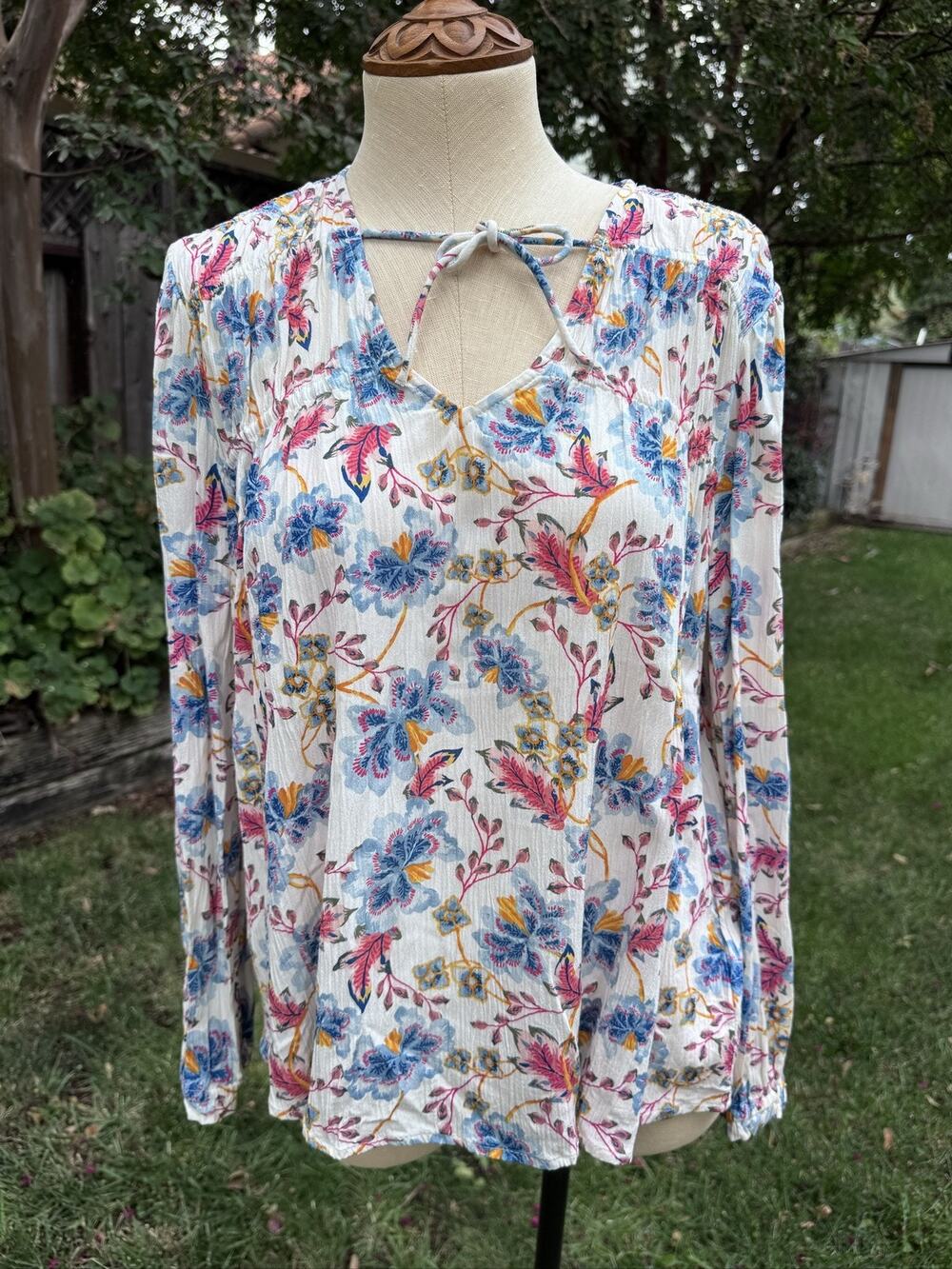 Old Navy Women's M Blouse Long Sleeve V-Neck Floral Ruffle Knit Relaxed